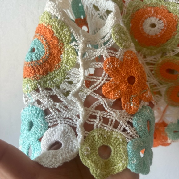 NWT CIDER Crop Top Colorful Crochet Floral Top Medium - Picture 3 of 9